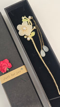 Load image into Gallery viewer, Vintage Cherry Blossoms Hairpin
