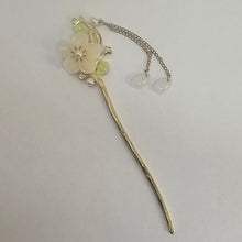 Load image into Gallery viewer, Vintage Cherry Blossoms Hairpin
